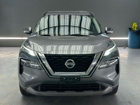 Used 2021 Nissan Rogue SV FWD image 2