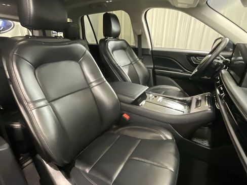 Used 2025 Lincoln Aviator Premiere image 15