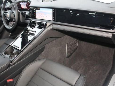New 2025 Porsche Panamera 4 image 26