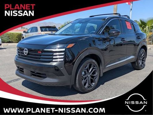Certified 2025 Nissan Kicks SR FWD image 1