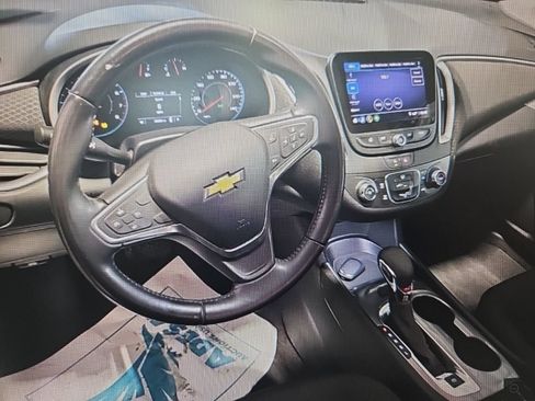 Used 2022 Chevrolet Malibu RS FWD image 11