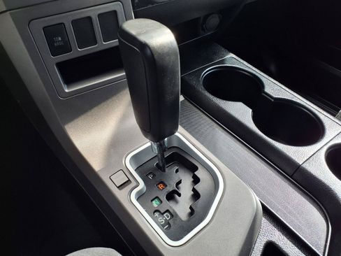 Used 2012 Toyota Tundra 2WD CrewMax w/ SR5 Pkg image 13