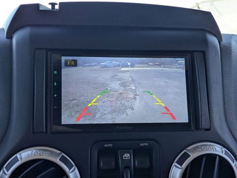 Used 2017 Jeep Wrangler Unlimited Sahara w/ Connectivity Group image 23