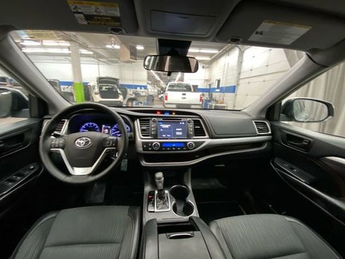 Used 2019 Toyota Highlander Plus image 25