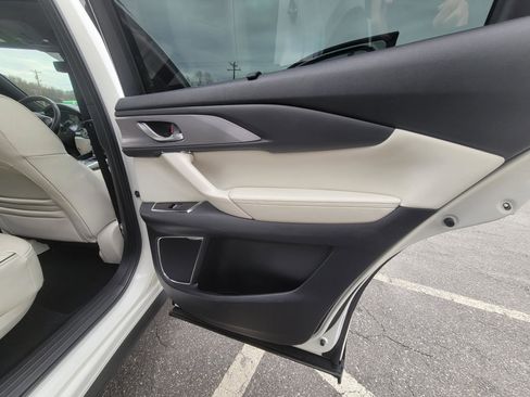 Used 2021 MAZDA CX-9 Signature image 41