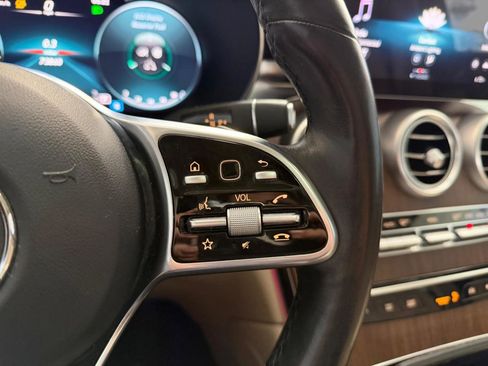 Used 2020 Mercedes-Benz GLC 300 4MATIC w/ Premium Package image 34