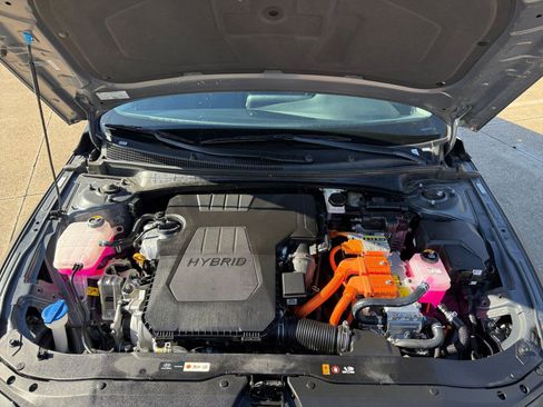 Used 2025 Hyundai Elantra Limited image 33