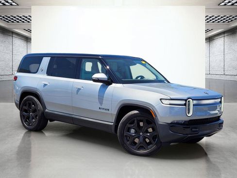 Used 2025 Rivian R1S Adventure AWD/4WD image 2