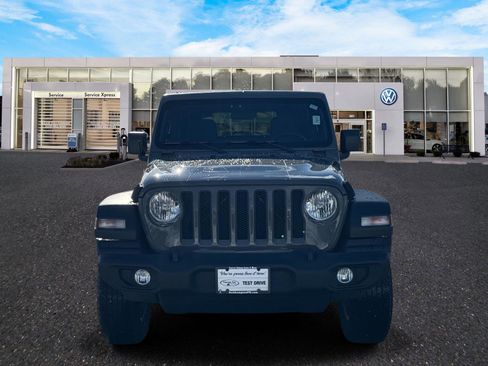 Used 2019 Jeep Wrangler Sport image 2