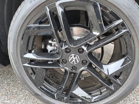 New 2026 Volkswagen Tiguan SE R-Line image 22