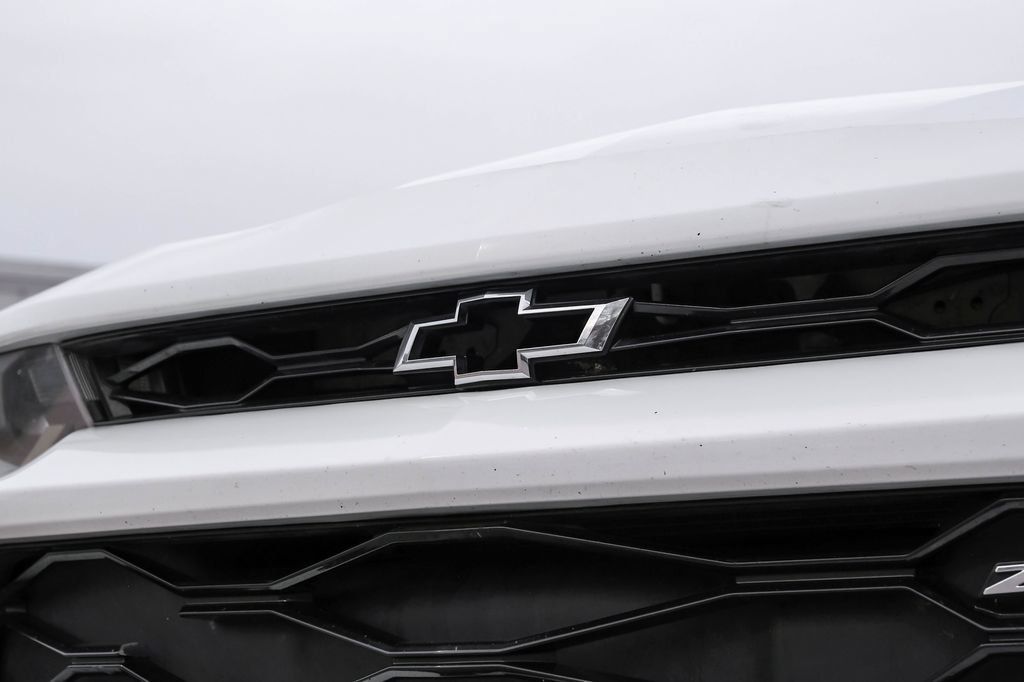 Used 2018 Chevrolet Camaro ZL1 RWD image 28