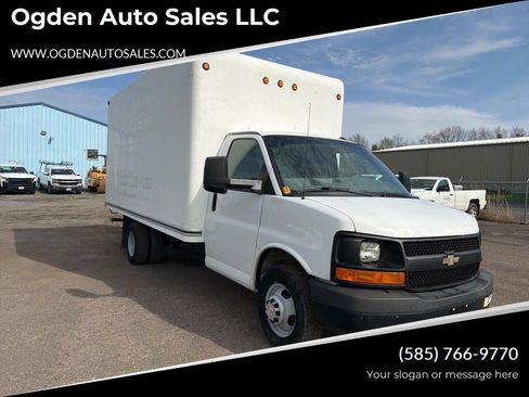 Used 2015 Chevrolet Express 3500 Extended RWD image 2