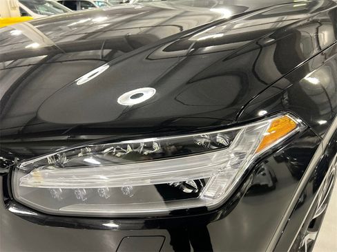 Certified 2024 Volvo XC90 B6 Plus w/ Protection Package Premier image 7