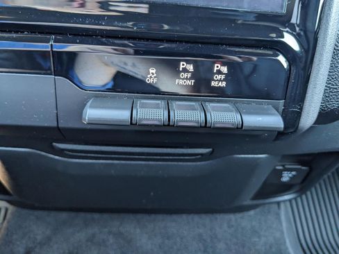 Used 2025 RAM 1500 Laramie AWD/4WD image 31