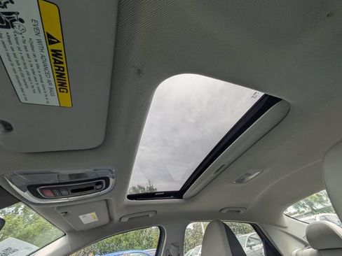 Used 2024 Hyundai Elantra Limited FWD image 19
