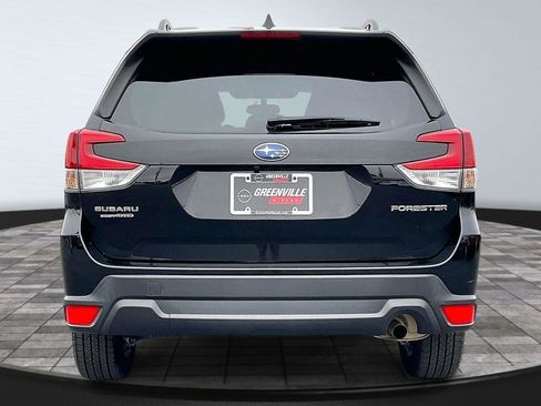 Used 2023 Subaru Forester Premium image 5