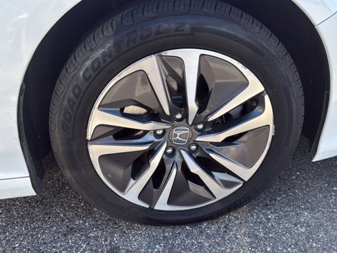 Certified 2019 Honda Accord Touring image 8