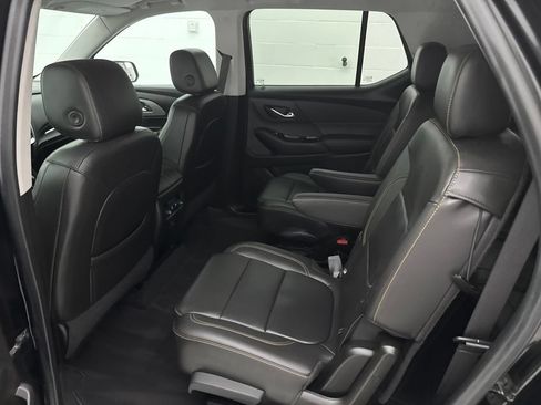 Used 2021 Chevrolet Traverse LT FWD image 42