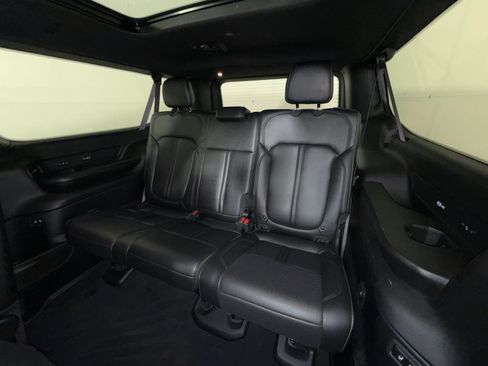 Used 2023 Jeep Wagoneer L Series III w/ Premium Group I AWD/4WD image 26