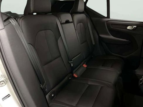 Used 2025 Volvo XC40 B5 Plus image 68