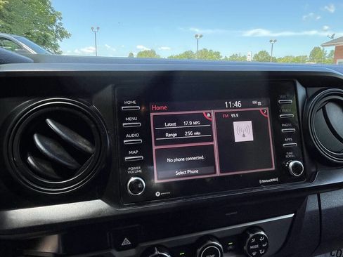 Used 2020 Toyota Tacoma SR image 11