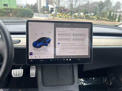 Used 2023 Tesla Model 3 Performance image 24