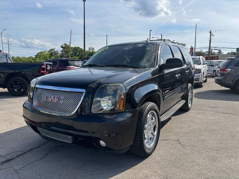 Used 2007 GMC Yukon SLT w/ SLT Preferred Equipment Group AWD/4WD image 7