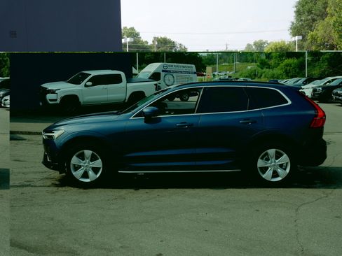 Used 2022 Volvo XC60 B5 Momentum AWD/4WD image 6