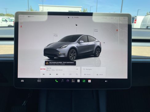 Used 2024 Tesla Model Y Long Range AWD/4WD image 24