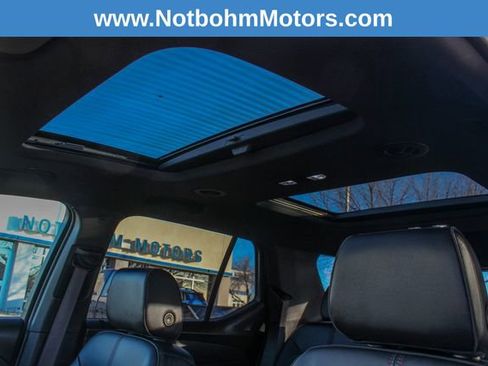 Used 2022 Chevrolet Traverse RS image 25