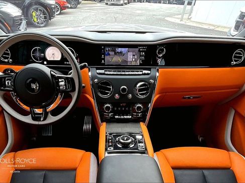 Used 2026 Rolls-Royce Cullinan image 14