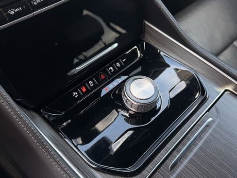 Used 2024 Jeep Wagoneer Series II w/ Flexible Seating Group image 20