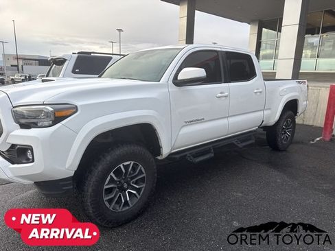 Used 2023 Toyota Tacoma TRD Sport AWD/4WD image 17