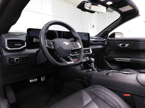 Used 2025 Ford Mustang GT Premium RWD image 40