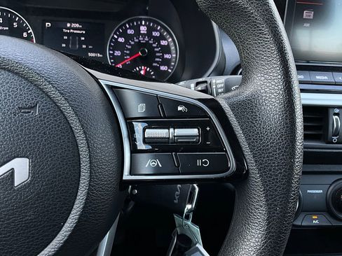 Used 2024 Kia Forte LXS image 31