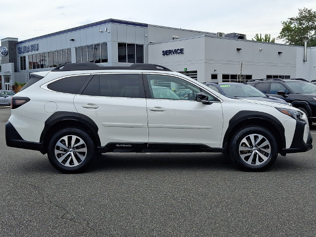 Used 2025 Subaru Outback Premium AWD/4WD image 7
