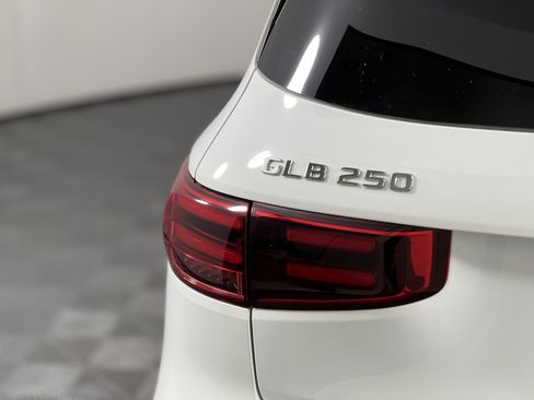 New 2026 Mercedes-Benz GLB 250 4MATIC image 12