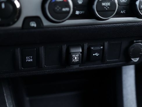 Used 2023 Toyota Tacoma SR5 AWD/4WD image 16