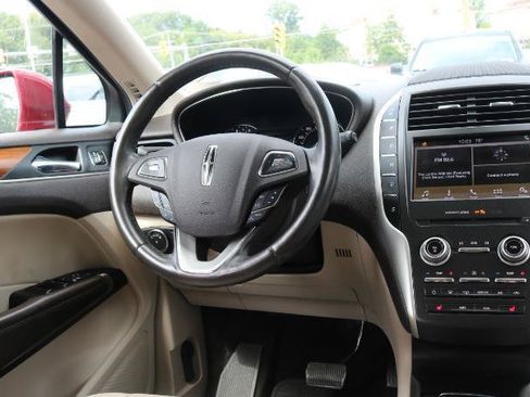 Used 2017 Lincoln MKC Select w/ Lincoln MKC Climate Package FWD image 20