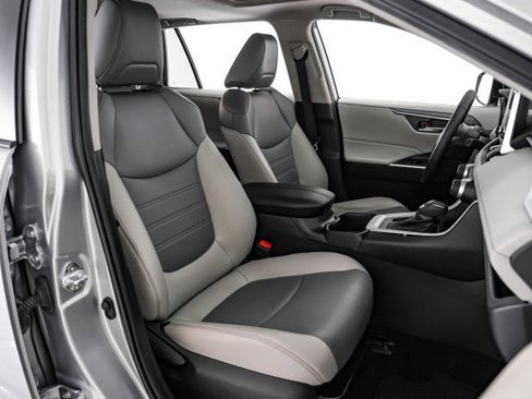 Used 2024 Toyota RAV4 XLE Premium FWD image 34