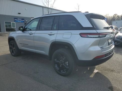 New 2025 Jeep Grand Cherokee Limited image 4