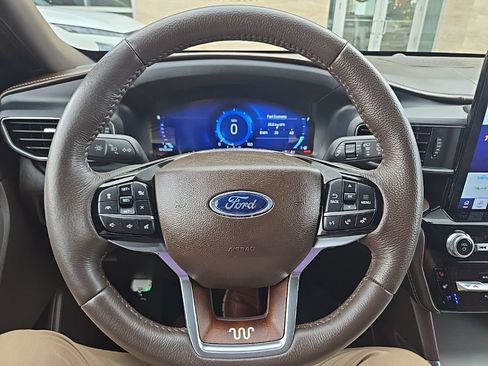 Used 2023 Ford Explorer King Ranch w/ Technology Package AWD/4WD image 14