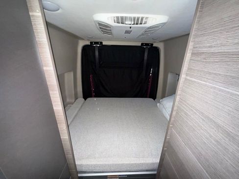 Used 2023 Mercedes-Benz Sprinter 2500 image 40