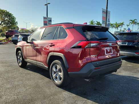 Used 2024 Toyota RAV4 LE AWD/4WD image 8