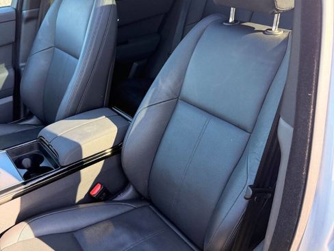 Used 2025 Land Rover Range Rover Velar Dynamic SE image 2