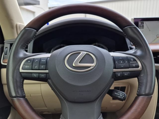 Used 2020 Lexus LX 570 4WD w/ Luxury Package image 21