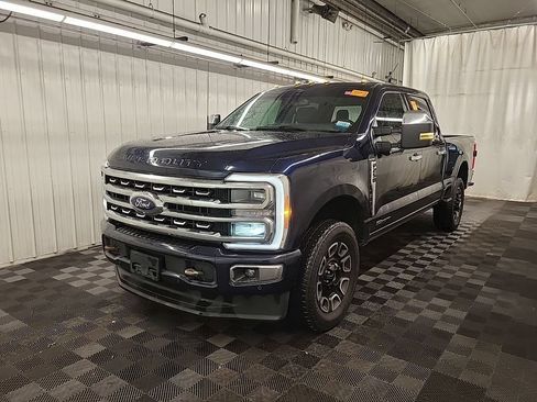 Used 2023 Ford F250 Platinum AWD/4WD image 2