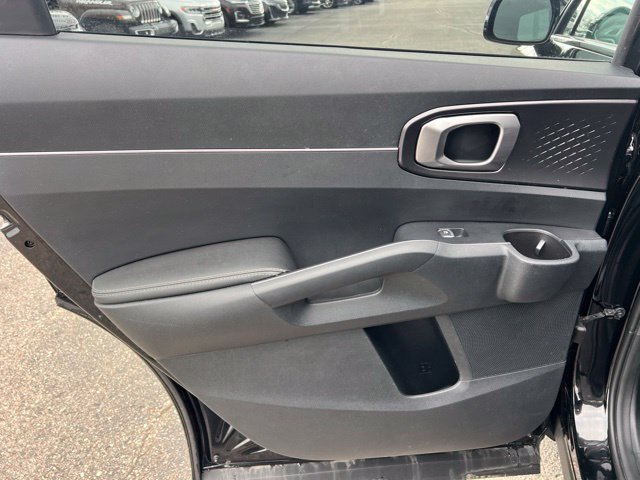 Used 2023 Kia Sorento LX FWD image 15