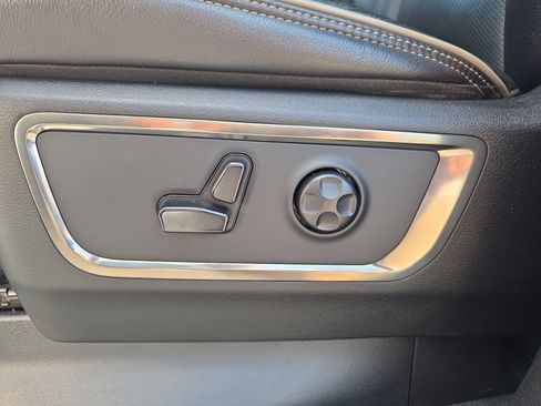 Used 2019 RAM 1500 Limited AWD/4WD image 16