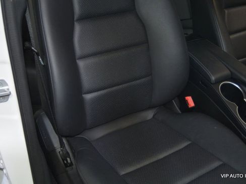 Used 2015 Mercedes-Benz GLK 350 2WD image 16